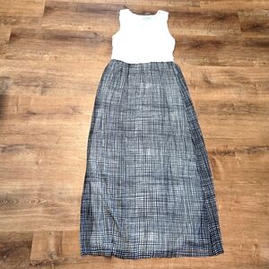 Calvin Klein Black and White Sleeveless  Maxi Sundress